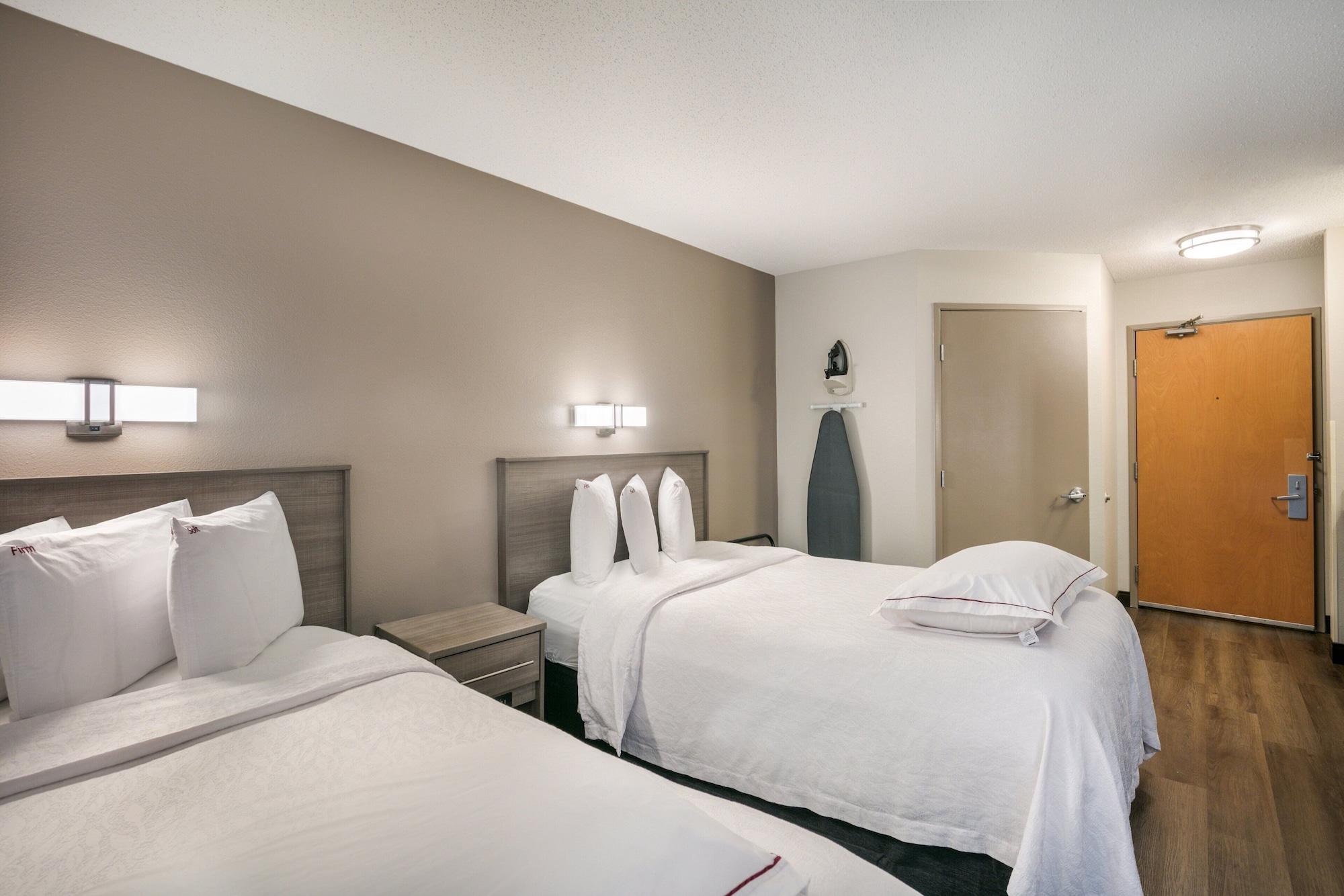 Red Roof Inn Plus+ Boston - Logan Saugus Exterior photo