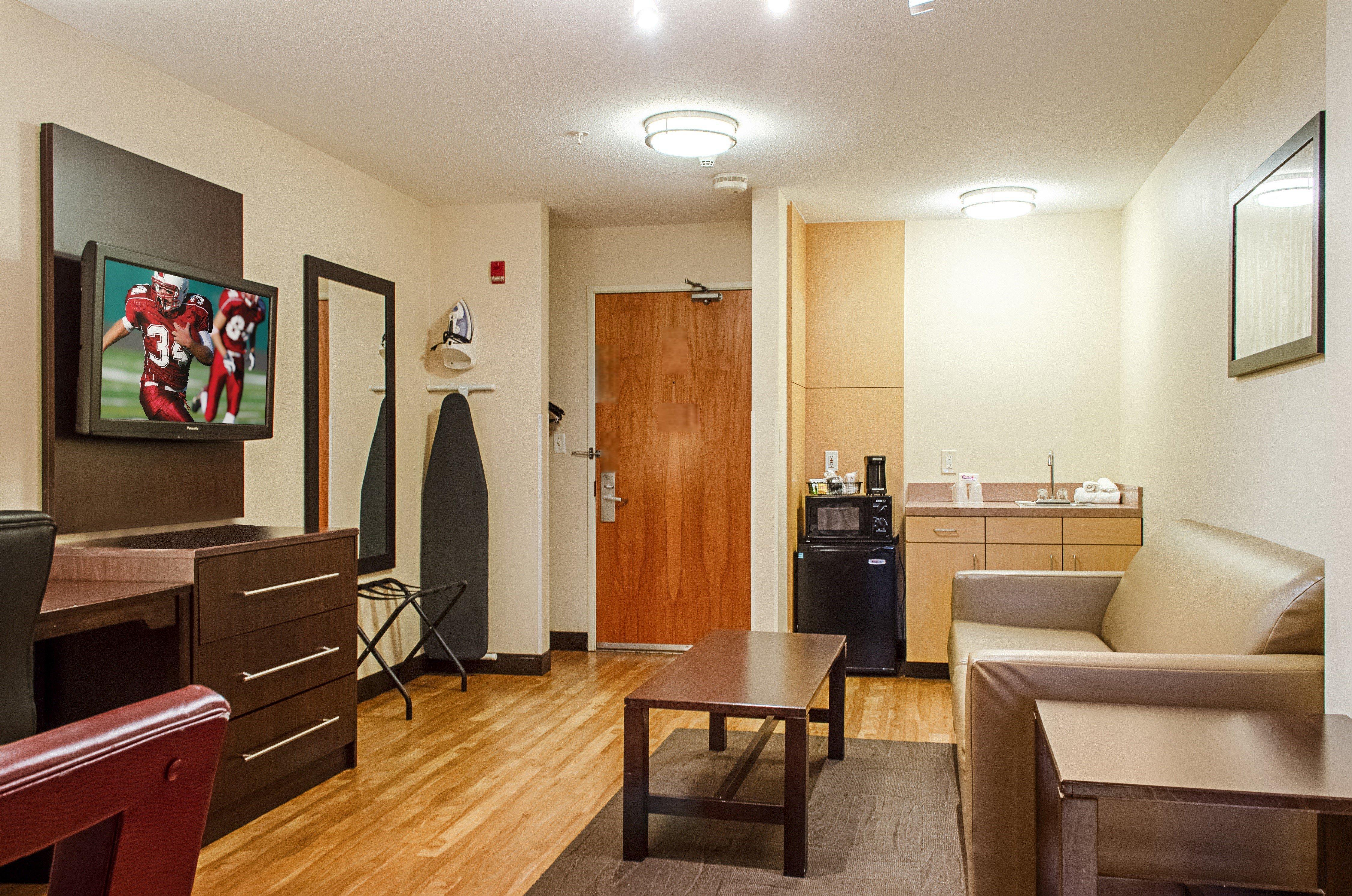 Red Roof Inn Plus+ Boston - Logan Saugus Exterior photo