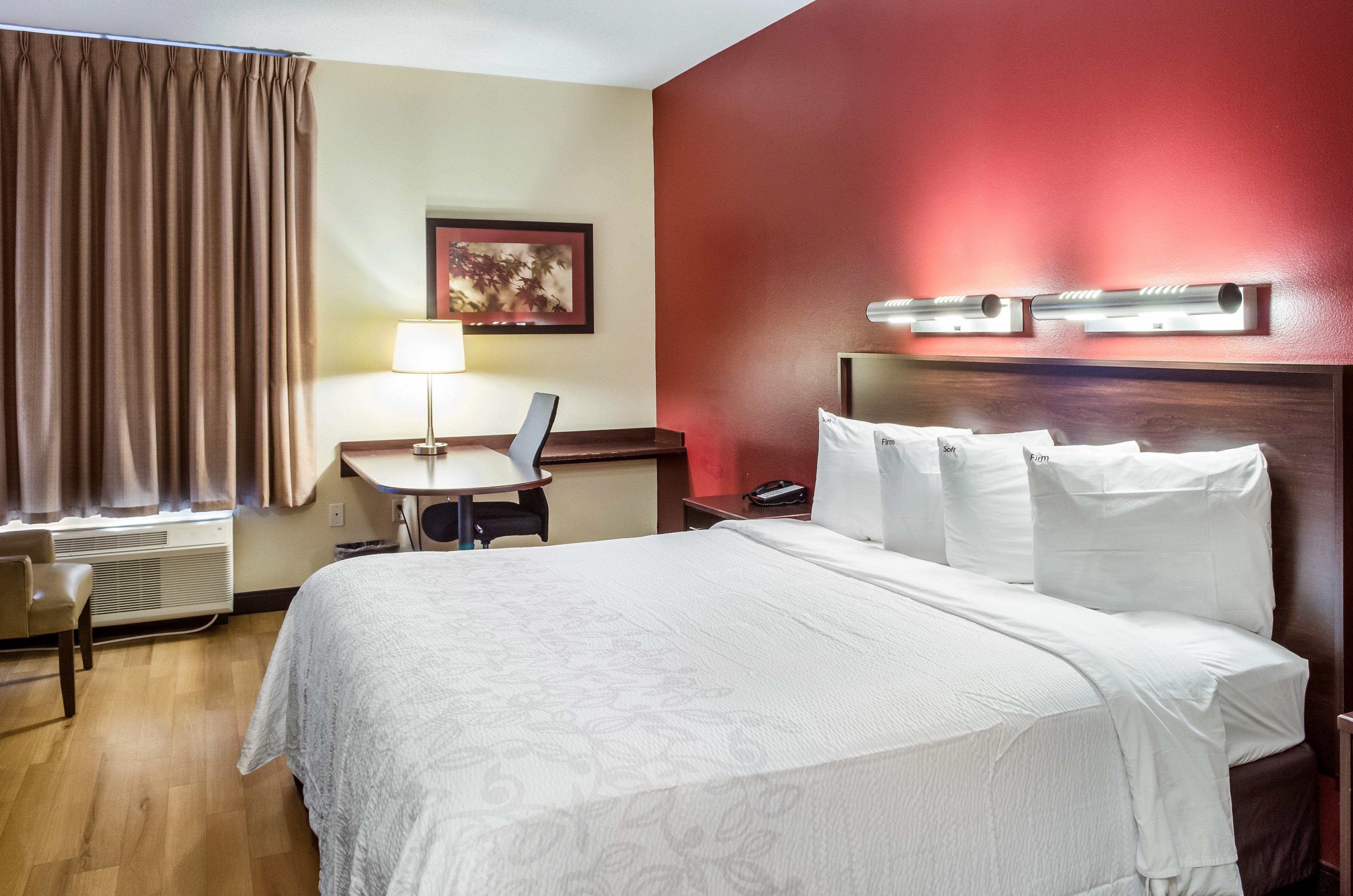 Red Roof Inn Plus+ Boston - Logan Saugus Exterior photo