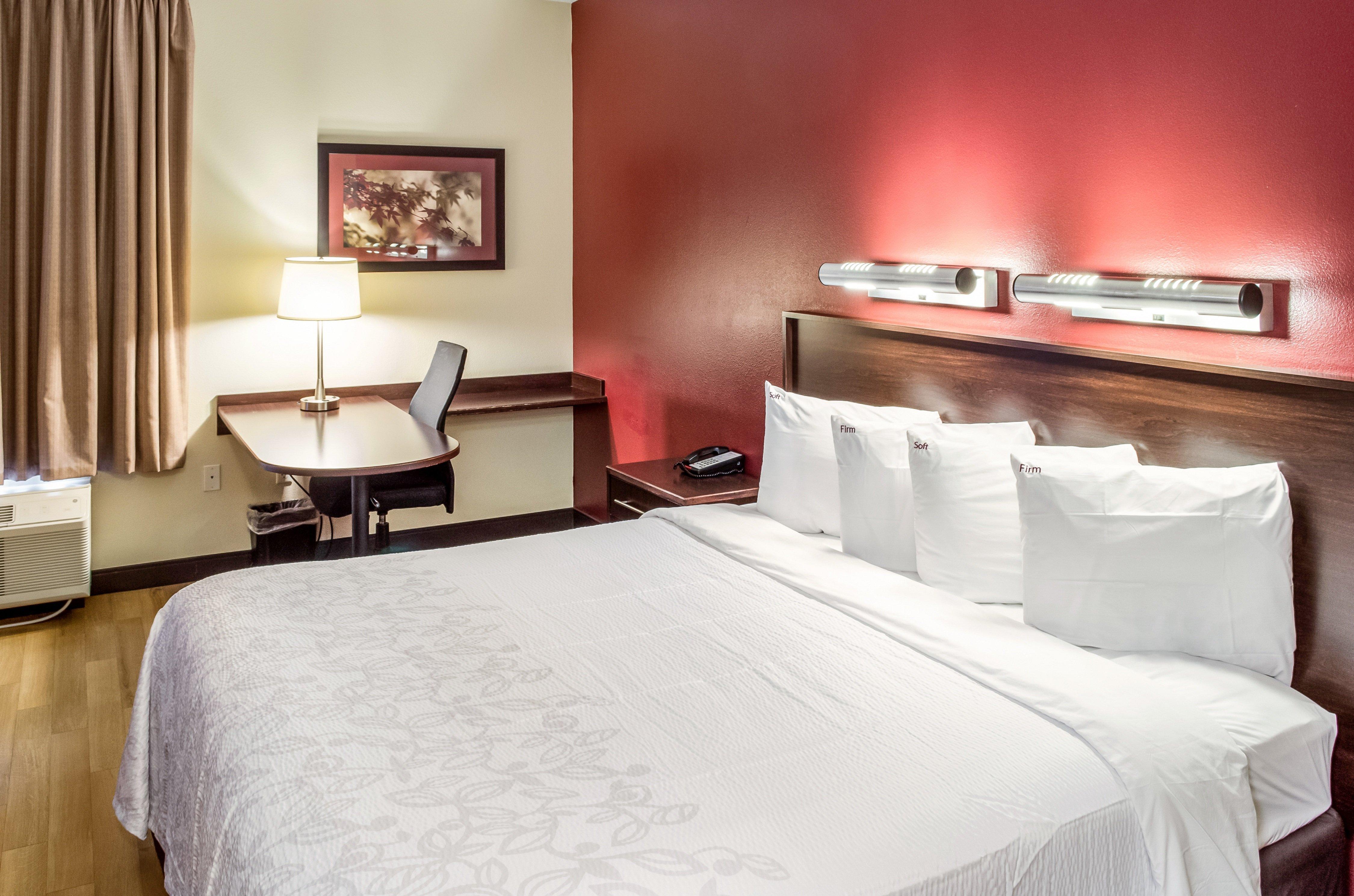 Red Roof Inn Plus+ Boston - Logan Saugus Exterior photo