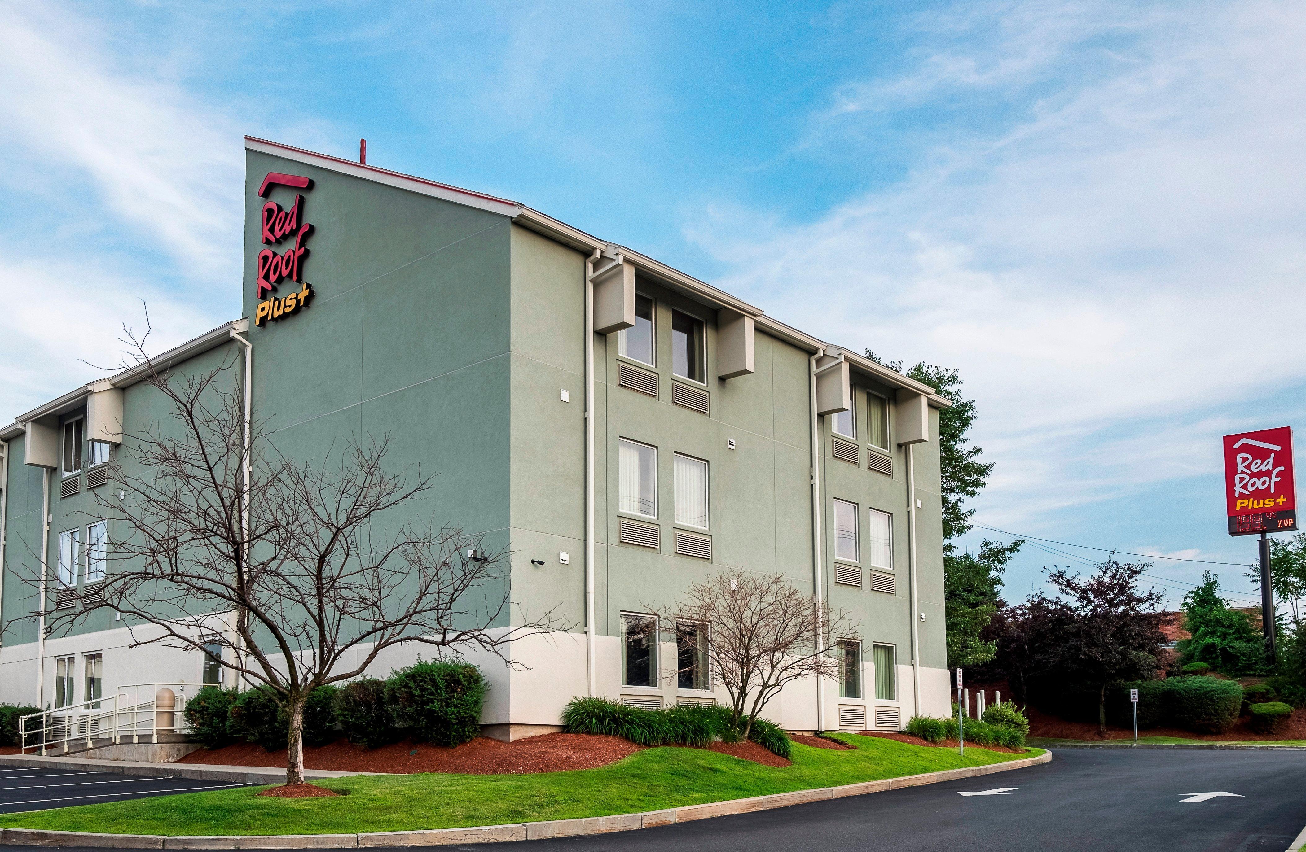 Red Roof Inn Plus+ Boston - Logan Saugus Exterior photo