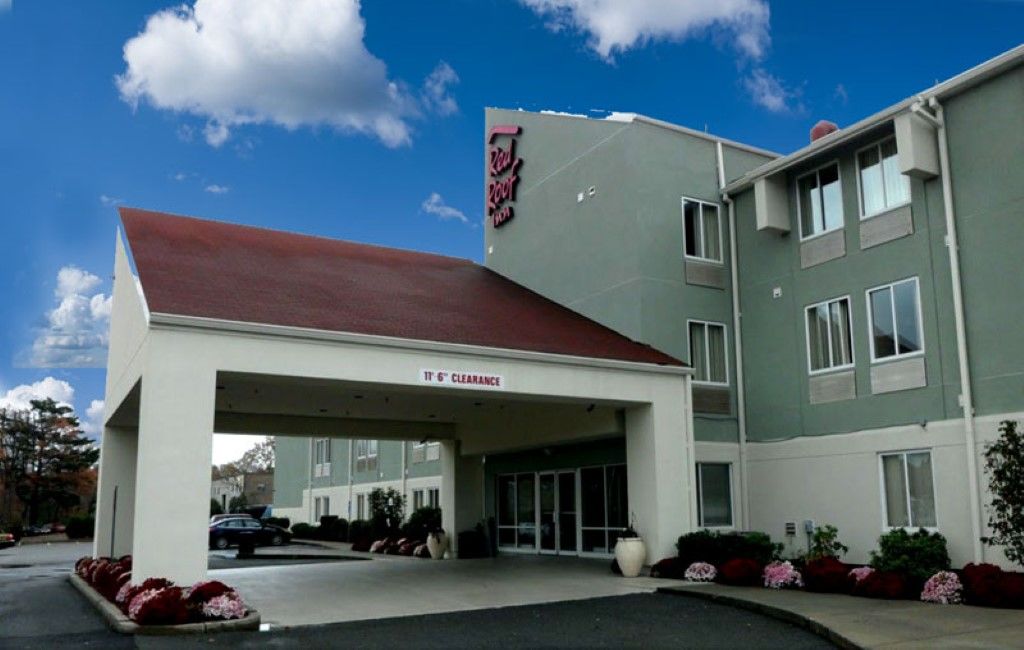Red Roof Inn Plus+ Boston - Logan Saugus Exterior photo