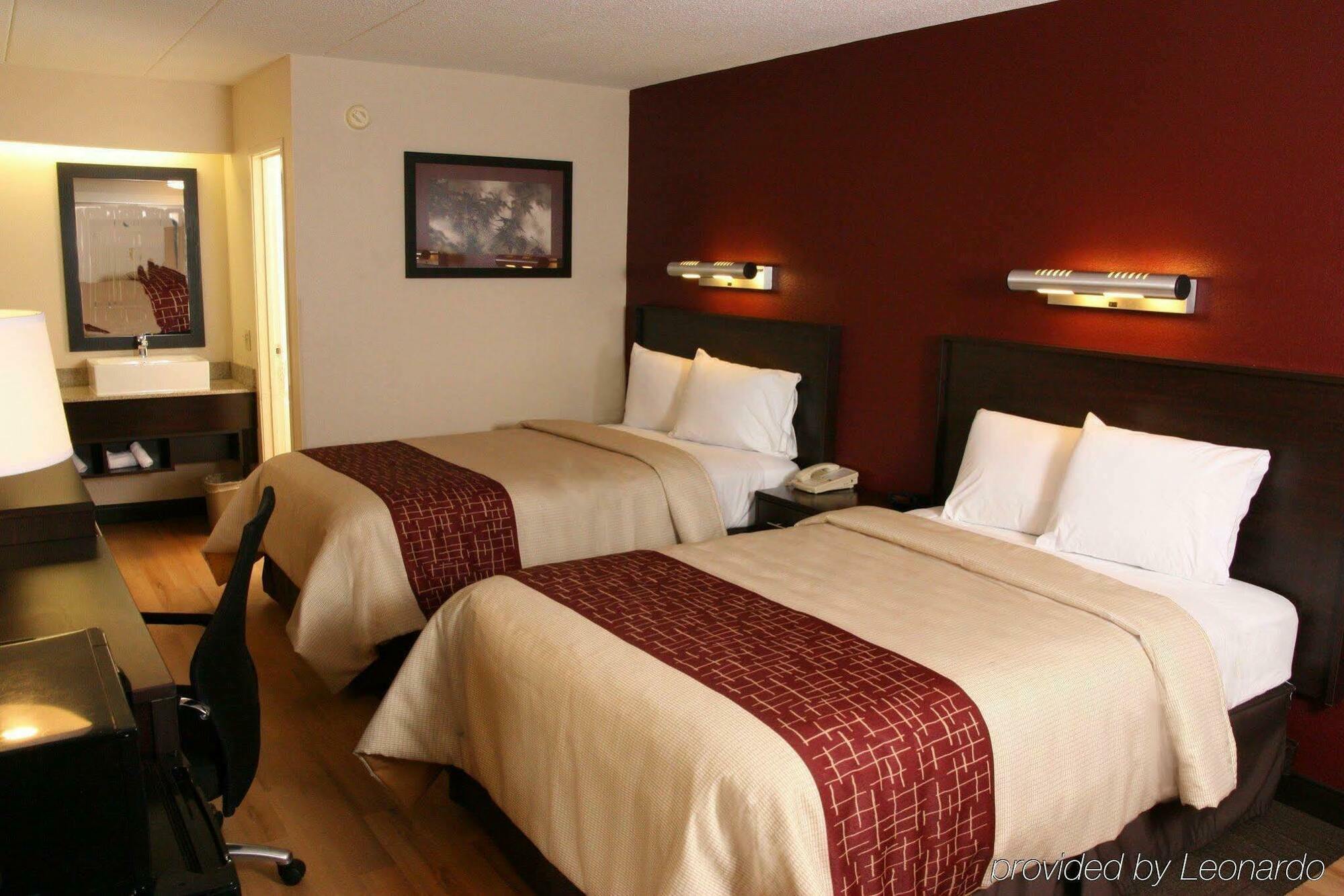 Red Roof Inn Plus+ Boston - Logan Saugus Exterior photo